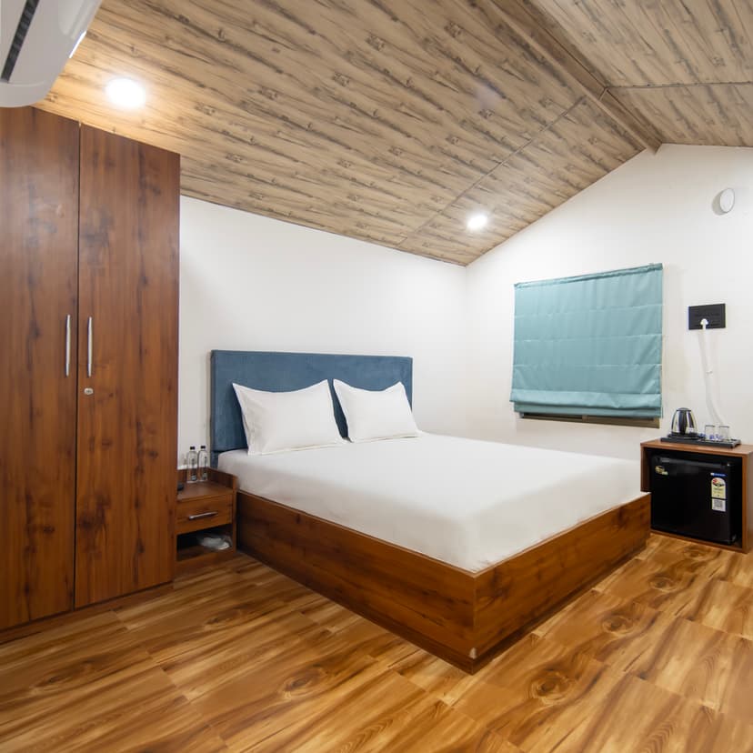 Luxury room accommodation at Empyrean Hotel Bhilai - Premium room view 3