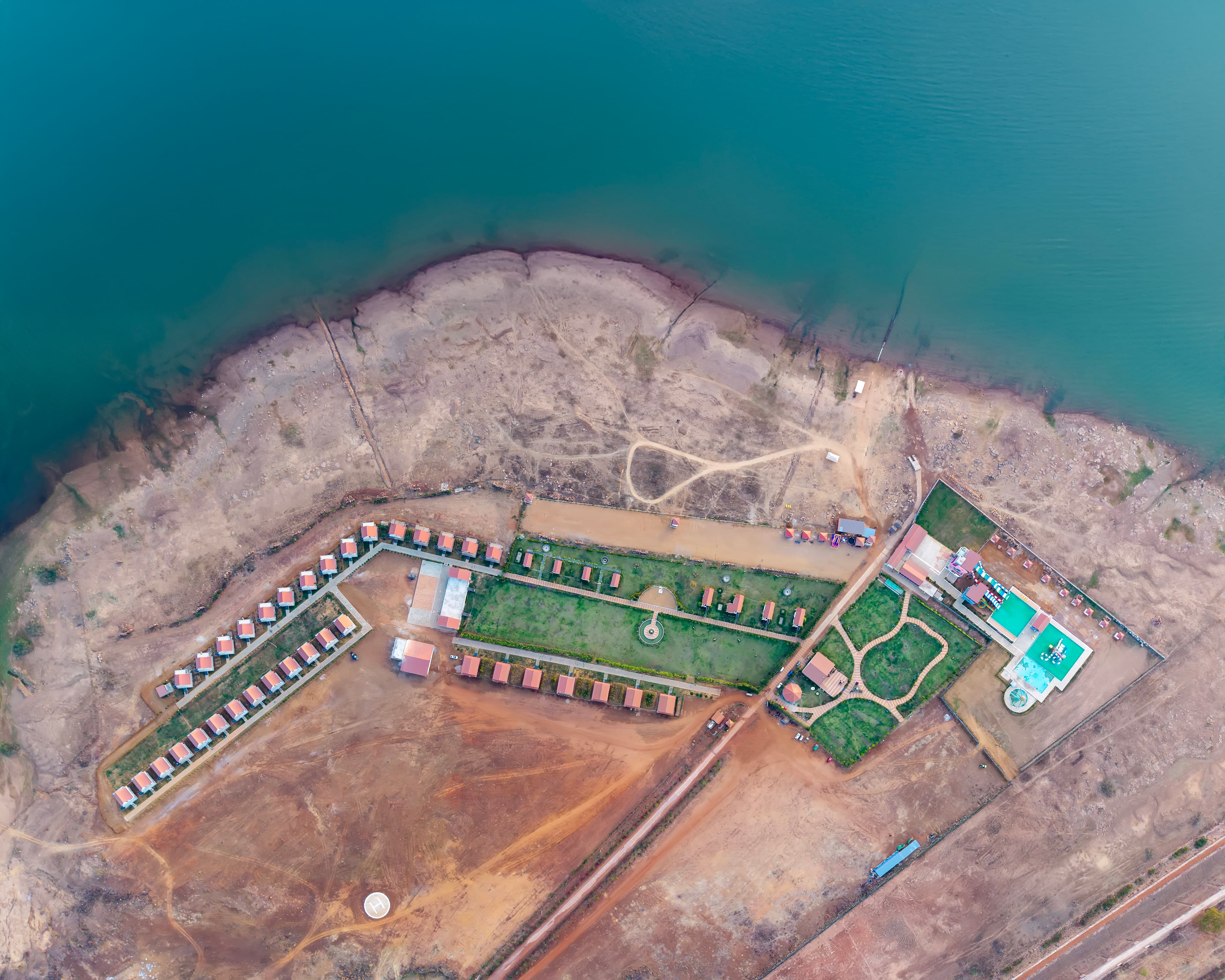 Empyrean Lake Resort Balod - Luxury Resort Experience