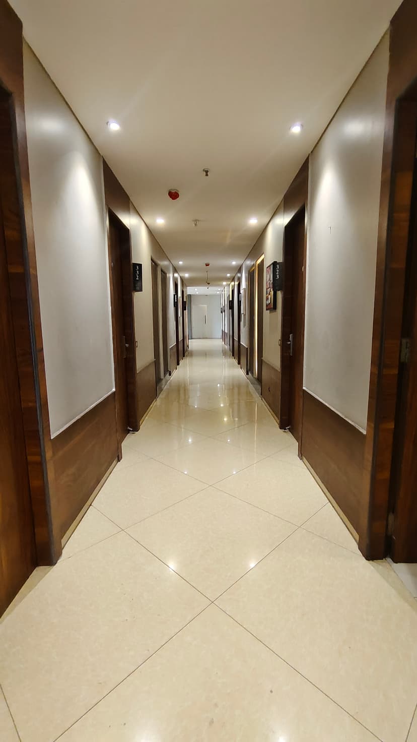 Luxury room accommodation at Empyrean Hotel Bhilai - Premium room view 9