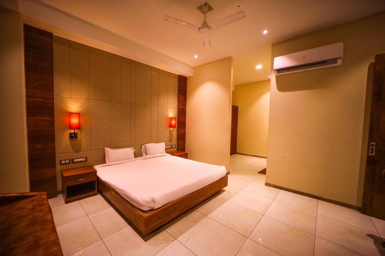 Charming Guest Rooms at Empyrean Hotel Bhilai