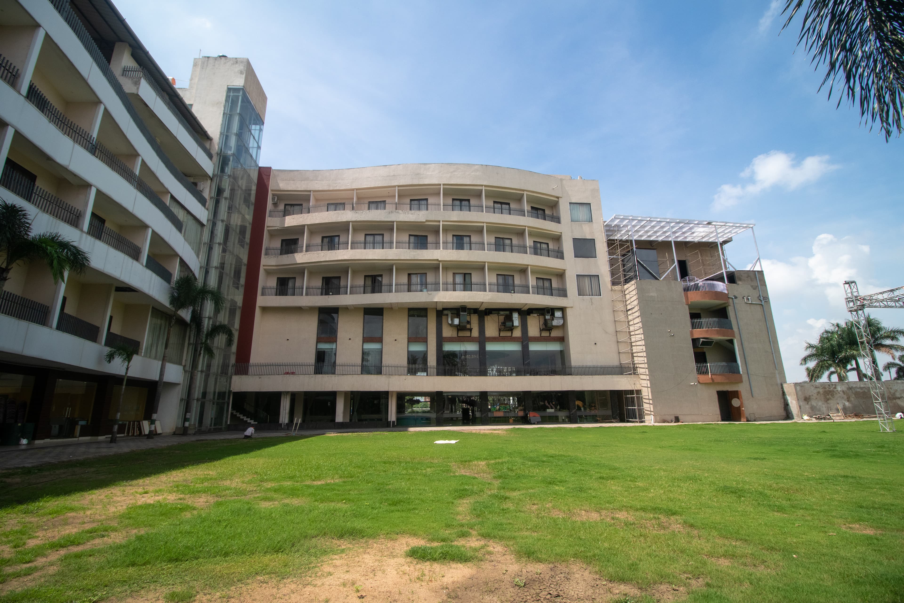Empyrean Hotel Bhilai - Premium Facilities